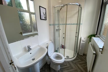 5 bed flat, Harley Avenue, Longsight, Manchester, M145DJ - Image 11